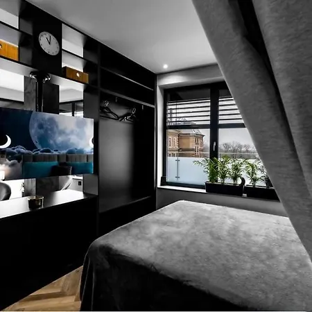 Moon Apartment *