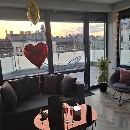 Apartment Moon *